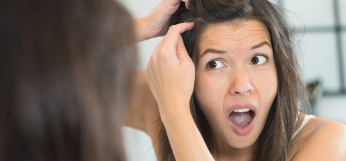 Best Hair Care Tips: सर्दियों में ड्राई हेयर्स से हैं परेशान? तो इन बातों का रखें ध्यान, बाल होंगे शाइनी और काले