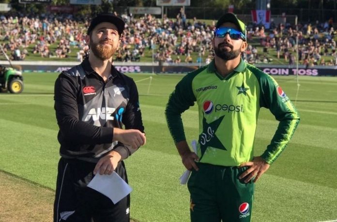 Latest Update! PAK vs NZ Live Update: न्यूजीलैंड ने टॉस जीतकर बल्लेबाजी का किया फैसला, यहां देखें दोनों टीमों की प्लेइंग 11