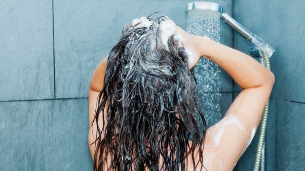 Good News! Winter Hair Care Best Tips : जानिए बाल धोने के लिए किस तरह के पानी का इस्तेमाल करना चाहिए , ऐसा करने से बालों की इन समस्यायों से मिल जायेगा निजात