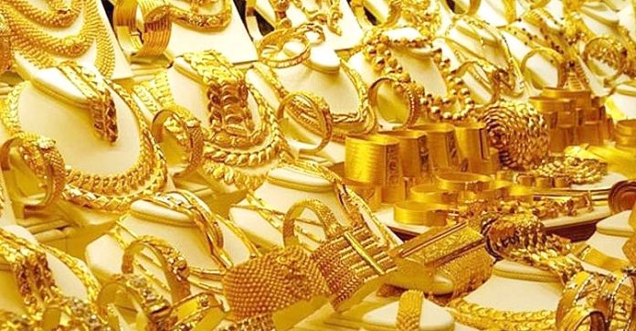 Gold Price Today: सोना हुआ सस्ता, चांदी की कीमत में भी गिरावट, जानिए कितना चल रहा है रेट