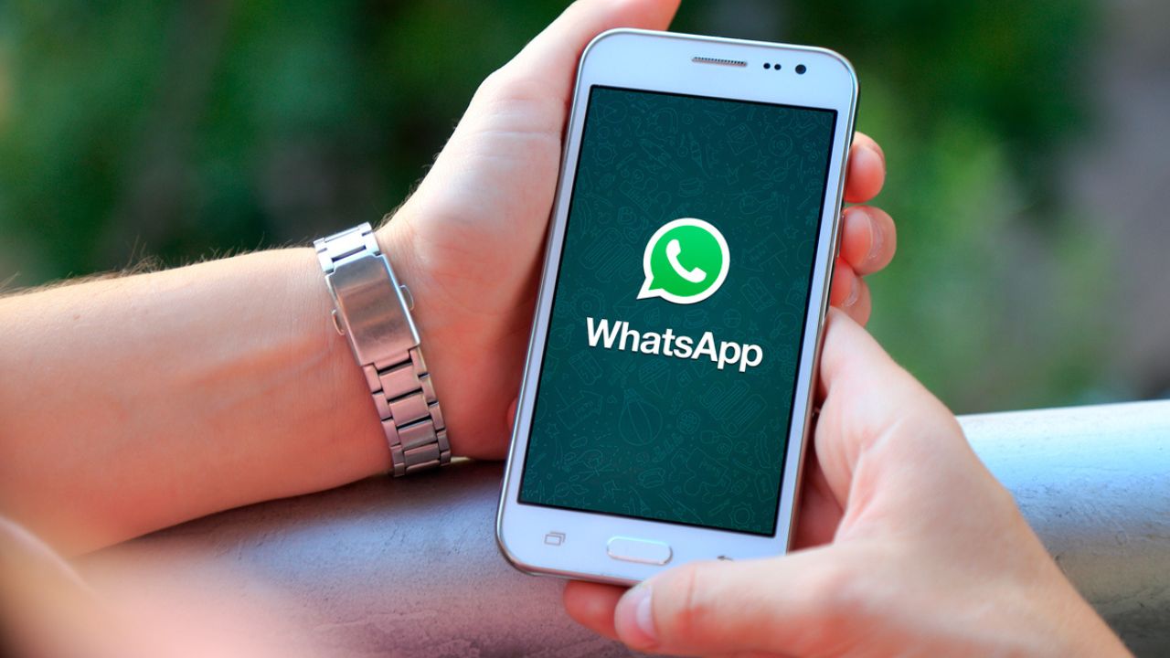 WhatsApp update! WhatsApp launches new status features, new features will be seen in place of emoji