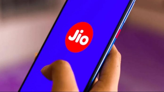After BSNL, JIO gave a big gift to its customers! Get unlimited calls and data