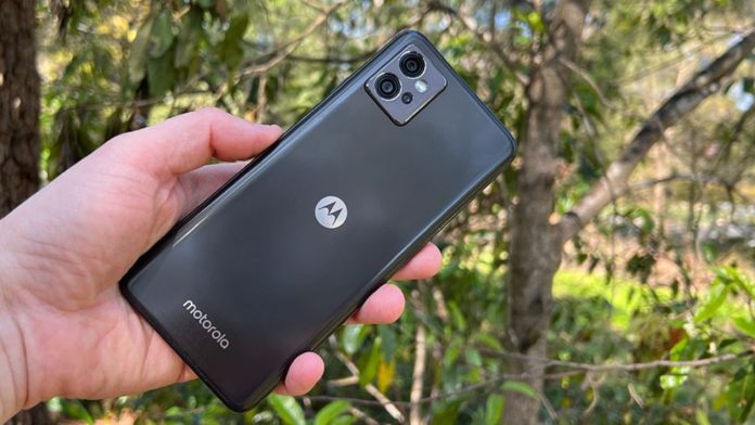 Get a flat discount of Rs 8000 on Motorola phones with 50MP camera, 8GB RAM