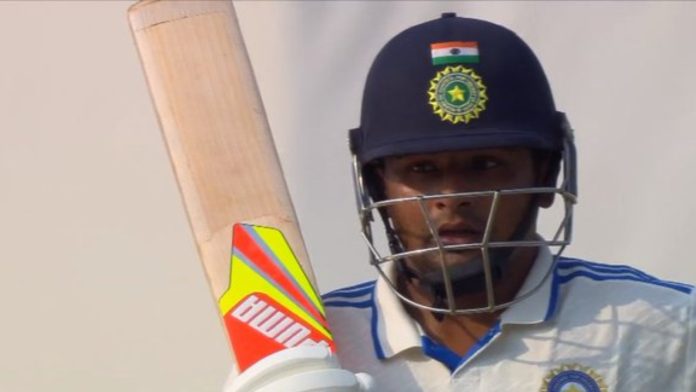 IND Vs ENG : सरफराज खान ने विस्फोटक अंदाज में खेली इंग्लिश गेंदबाजों के खिलाफ धुआंधार पारी, पिता ने खड़े होकर बजाई ताली, देखें वीडियो