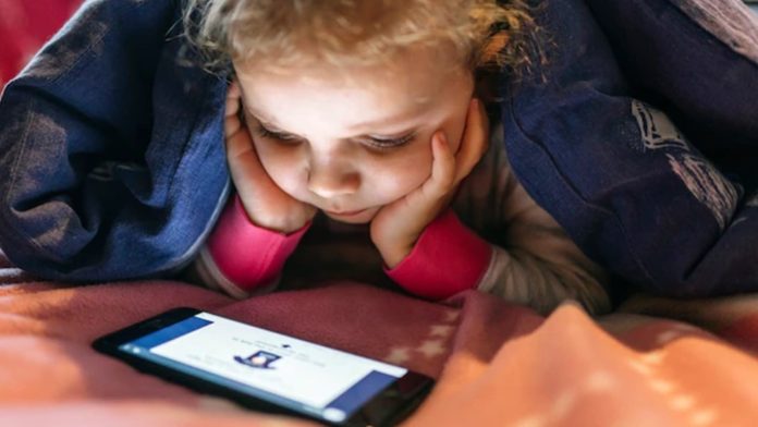 Smartphone Tips and trick for Kids : 5 सेटिंग्स ऑन करके दें बच्चों को फोन नहीं गलत कंटेंट, तुरंत जान लें बहुत जरूरी जानकारी