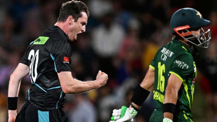 PAK vs NZ : न्यूजीलैंड ने पाकिस्तान को 4 रनों से रौंदा, वर्ल्ड कप से पहले बाबर आज़म लगातार फ्लॉप