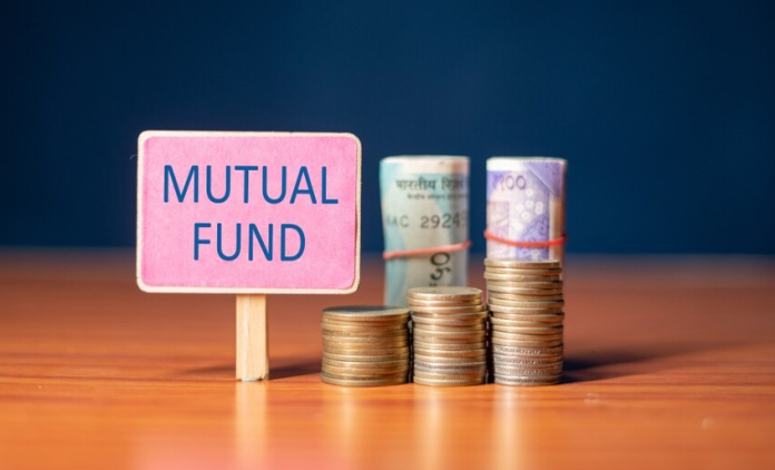 SIP Mutual Fund Return Calculation: 10,000 रुपये की SIP से आप बना सकते हैं 3.5 करोड़ रुपये का फंड, जानें कैलकुलेशन