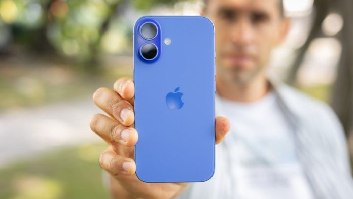 iPhone 16 को टक्कर देने वाला है तगड़ा फ़ोन; कीमत iPhone 16 से बहुत कम.....जानिए ताजा कीमत